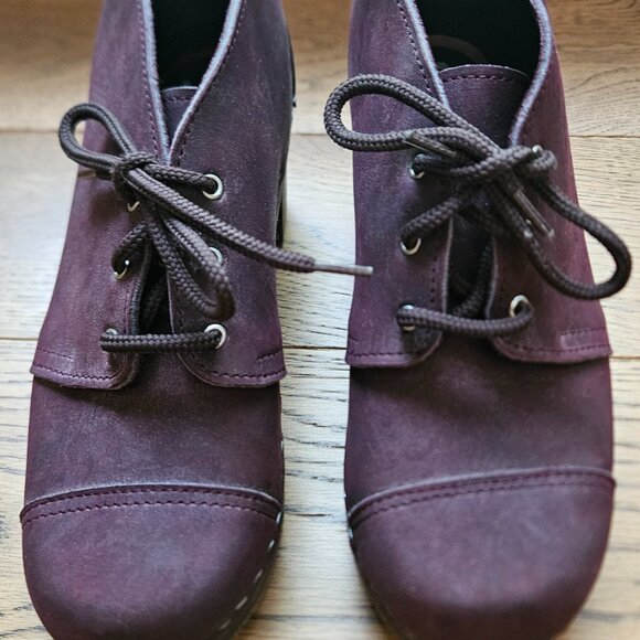 Sandgrens Chukka cap toe clog boots in plum - Picture 3 of 9